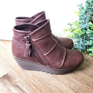 skechers wedge bootie